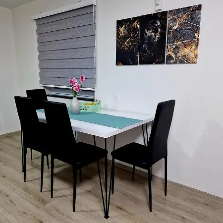 Djurdjic アパート